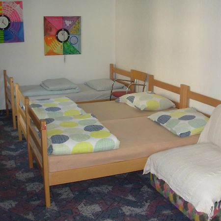 Hostel 021 Novi Sad Bagian luar foto