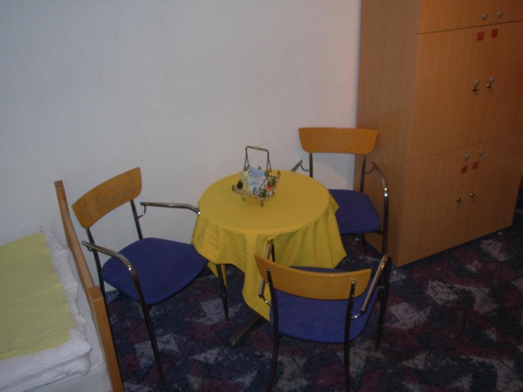 Hostel 021 Novi Sad Bagian luar foto