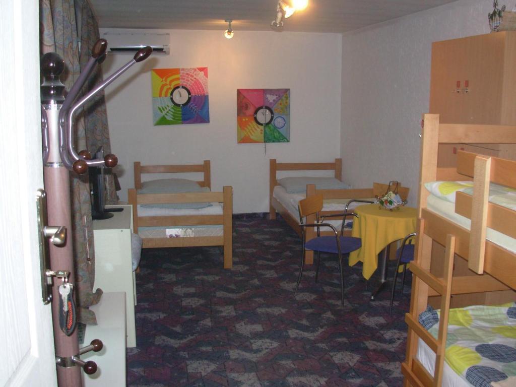 Hostel 021 Novi Sad Bagian luar foto