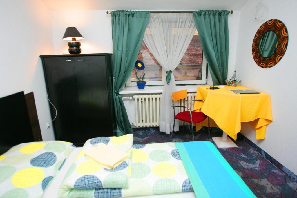 Hostel 021 Novi Sad Ruang foto