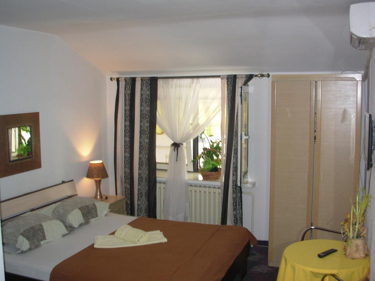 Hostel 021 Novi Sad Bagian luar foto