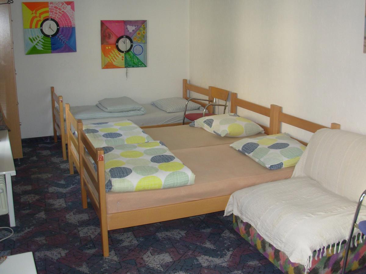 Hostel 021 Novi Sad Bagian luar foto